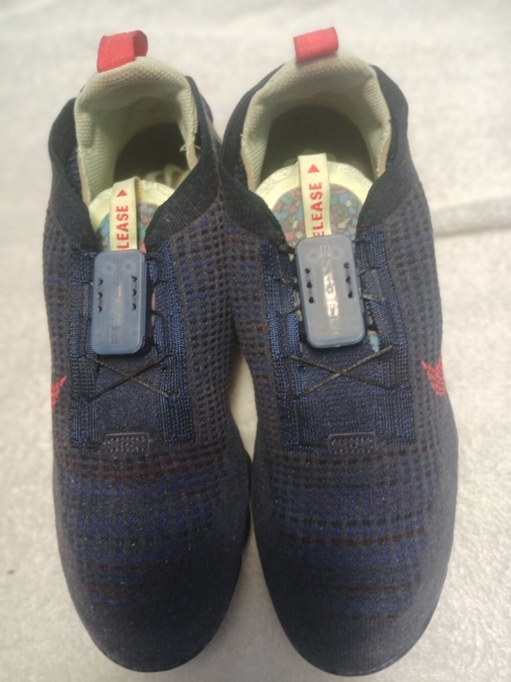 Nike Air Vapormax Flyknit 2020 Men's Size 10.5 Navy Used